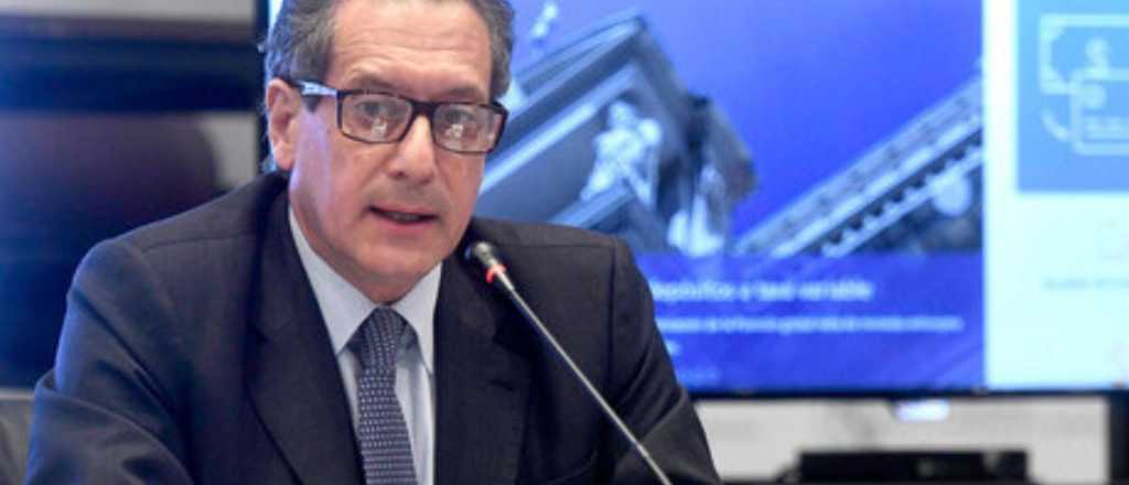 Expresidente del Banco Central asegur&oacute; que "estamos en un parate de consumo"