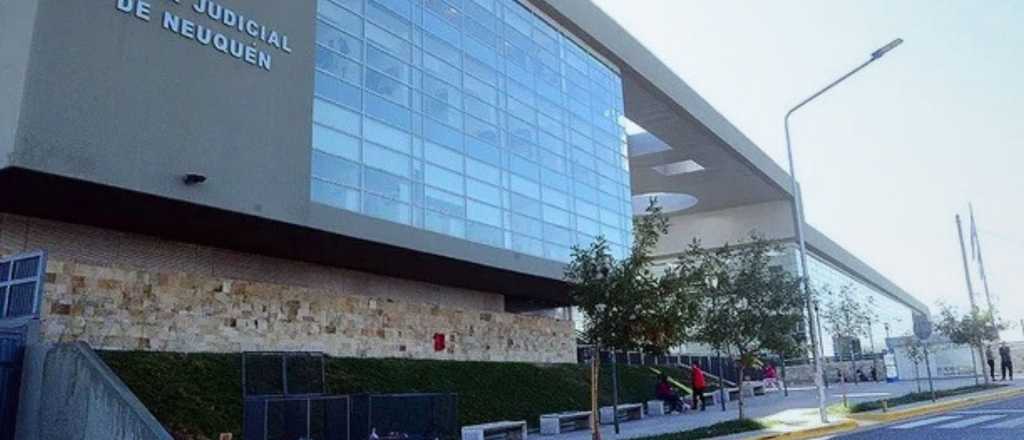 Envió 600 mensajes a su ex pareja y deberá mudarse por orden judicial