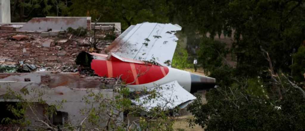 Se reveló el último diálogo del capitán del avión que se estrelló en India