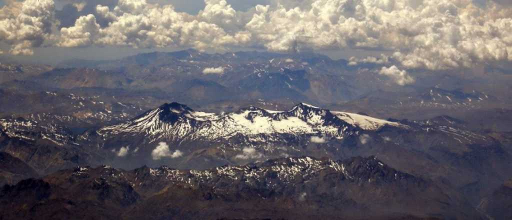 Tres volcanes en la cordillera en alerta amarilla por aumento de actividad