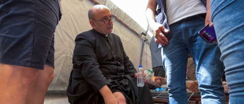 El cura argentino herido en Gaza clamó por el fin de la guerra Israel-Palestina