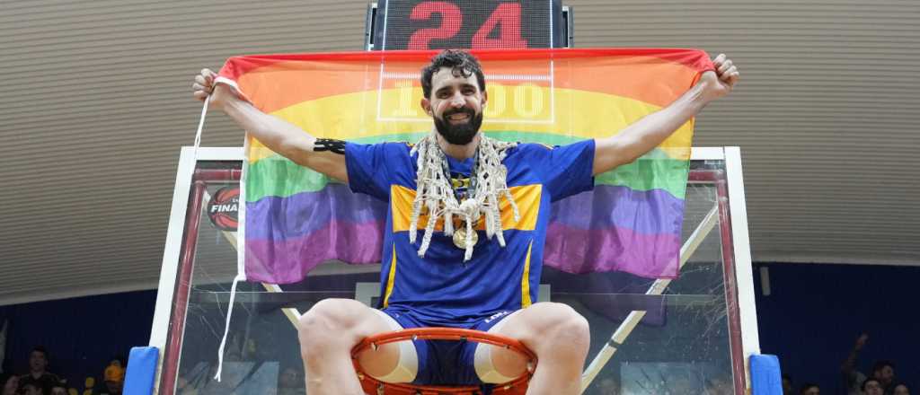 "Se puede": el emotivo festejo del bicampeón con Boca con la bandera LGBT+