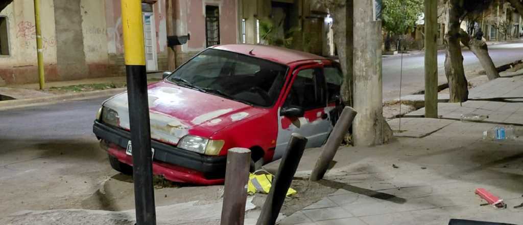 Video: pasó en rojo y provocó un accidente en Maipú