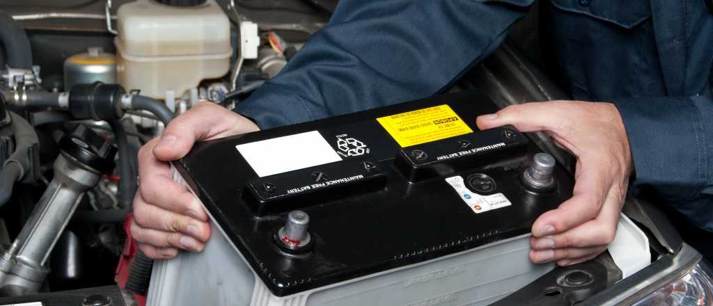 Cu&aacute;ndo cambiar la bater&iacute;a del auto y c&oacute;mo cuidarla para evitar problemas
