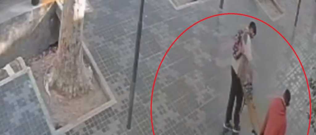 Video: robaron un banco a plena luz del día en calle Arístides Villanueva