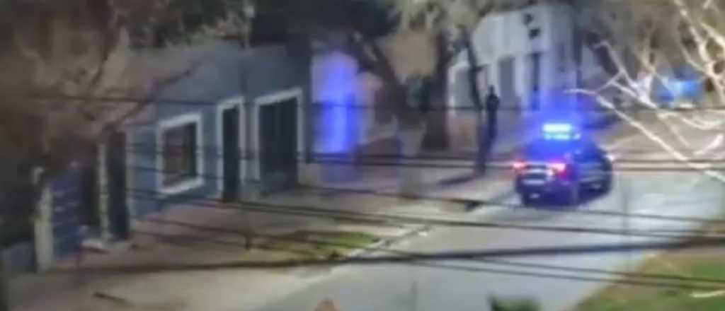 Video: dos chicos de 17 y 16 años corrían con armas en Guaymallén