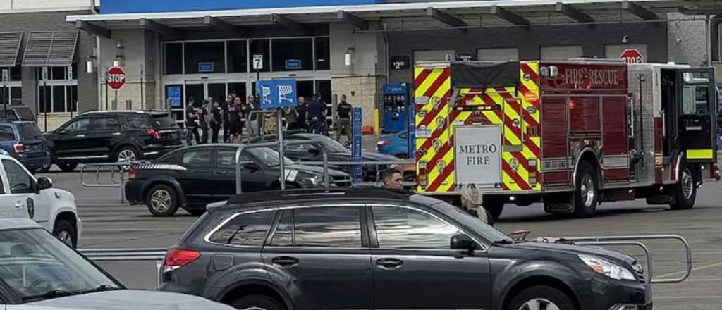 EE.UU.: un hombre apu&ntilde;al&oacute; a 11 personas frente a un Walmart 