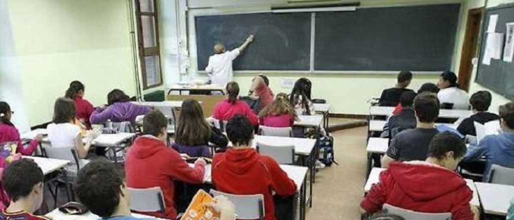 "No molestar" después de clase: el debate que inició una docente-senadora