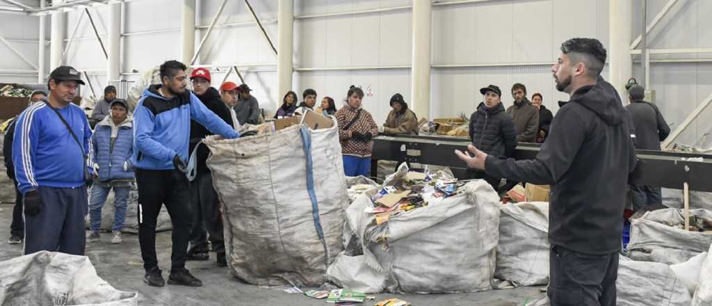 Guaymallén capacita a ex trabajadores del basural Puente de Hierro