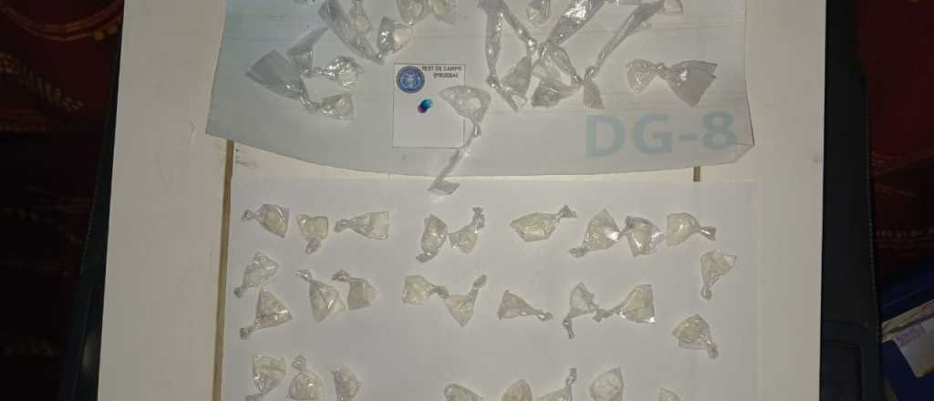 Encontraron cocaína en el micro de la hinchada de la Lepra en Desaguadero