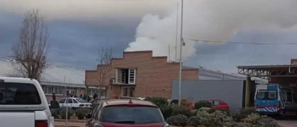 Video: incendio en el Hospital Perrupato obligó a evacuar a los pacientes