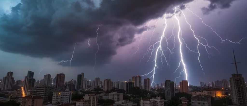 Ins&oacute;lito: cay&oacute; un rayo en el microcentro porte&ntilde;o y gener&oacute; caos