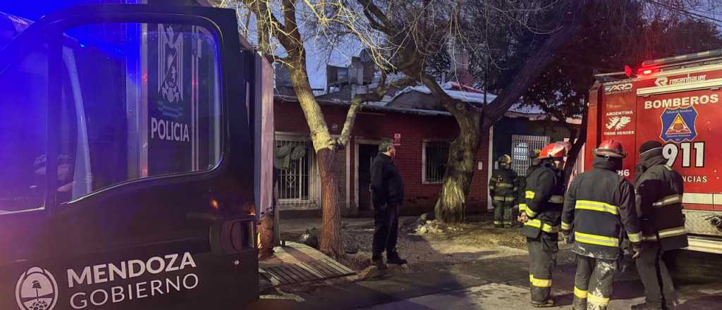 Incendio en una vivienda de Godoy Cruz: murió un hombre que quedó atrapado