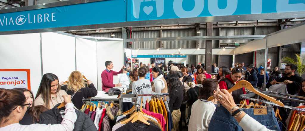 Más de 30.000 personas fueron al outlet en la Nave Cultural