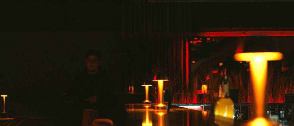 Un nuevo bar con una propuesta dual sorprende en la Arístides