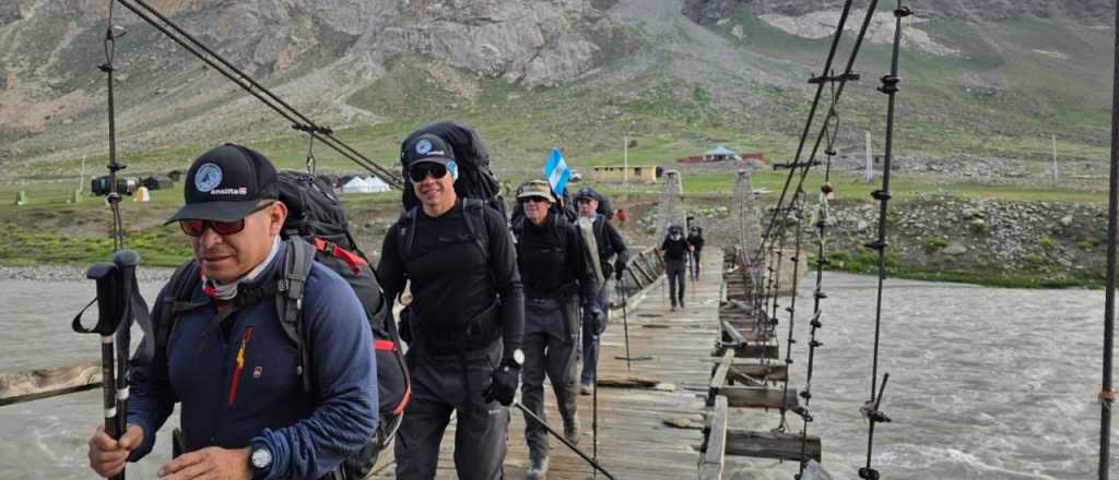 Dos soldados mendocinos hicieron cumbre en un monte del Himalaya