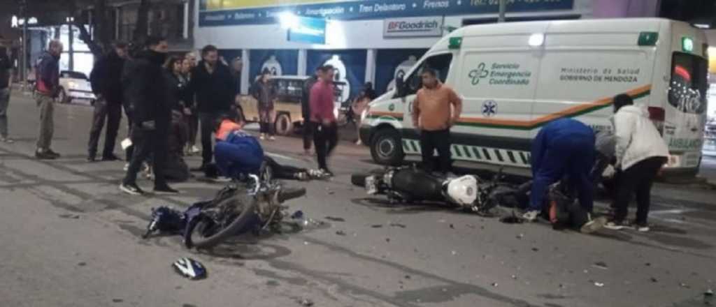 Dos motociclistas gravemente heridos al chocar en San Rafael