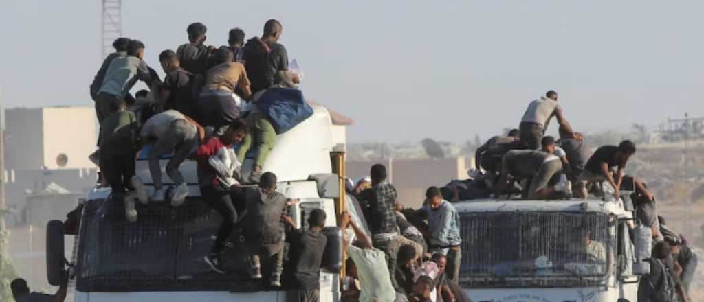 Gaza: camiones con ayuda volcaron durante saqueos y hubo muertos