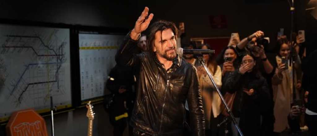Juanes dio un show sorpresa en el subte porteño y emocionó a sus fans