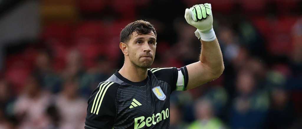 Con un golazo argentino y valla invicta del Dibu, Aston Villa goleó a la Roma