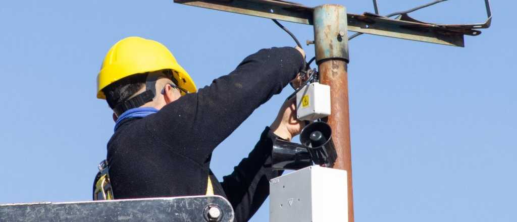 Cómo son los sensores antivandálicos que instaló Godoy Cruz en luminarias