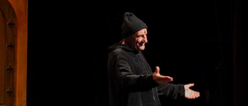 El Puma Goity emocionó en el ensayo gratuito de la obra Cyrano