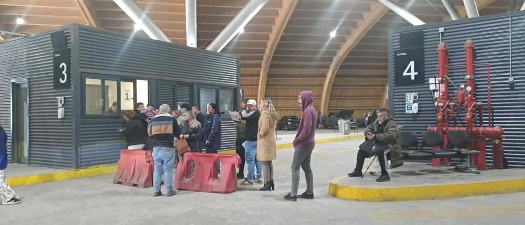 Hasta una hora y media de demora para cruzar a Chile