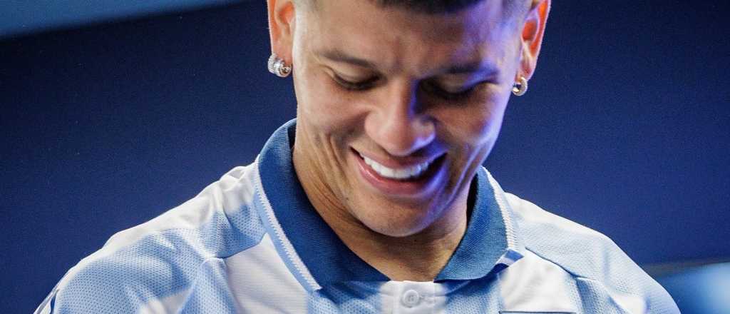 Rojo llegó a Racing y tuvo una presentación bien "termo"