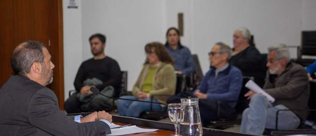 Un jurado vecinal culp&oacute; a cuatro personas por grafitear la Ciudad