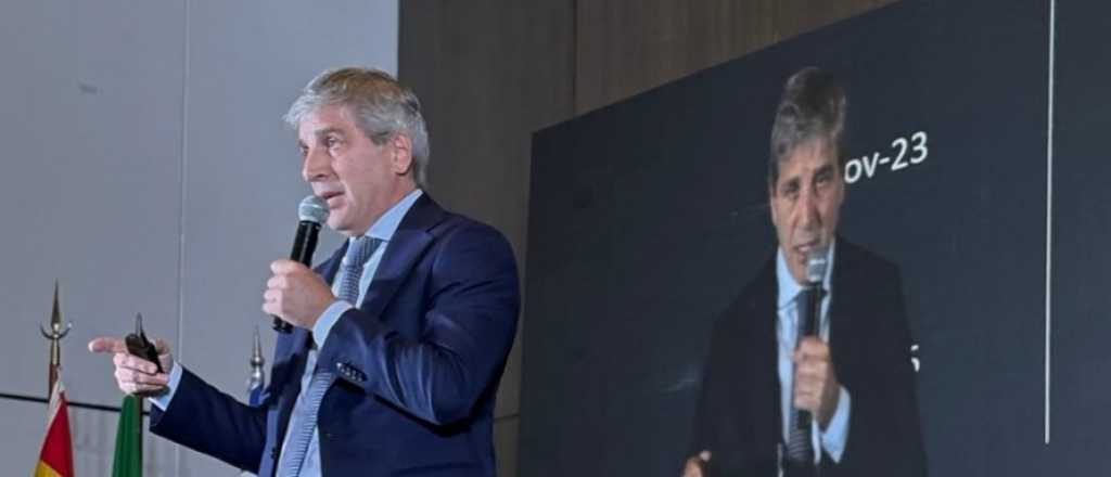 Caputo ante empresarios: "Probablemente m&aacute;s de uno sigue coimeando"