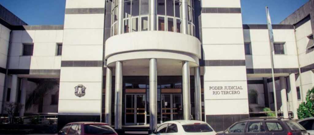 Mató a su padre y ahora va a juicio: dijo que era abusada