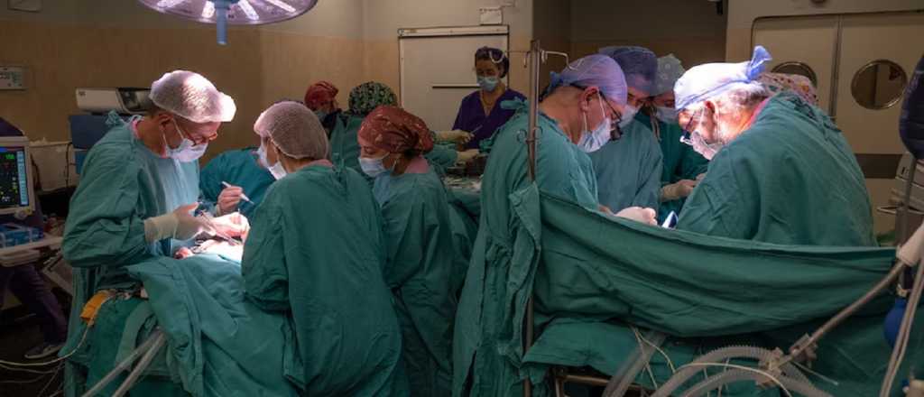 Se realiz&oacute; en el Garrahan una cirug&iacute;a hist&oacute;rica de separaci&oacute;n de siamesas