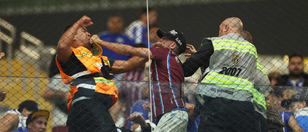 Video: incidentes entre la Policía de Brasil e hinchas de Godoy Cruz