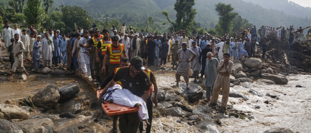 Lluvias e inundaciones: más de 300 personas murieron en Pakistán