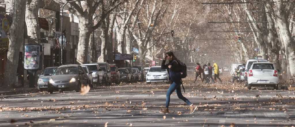 Zonda: hasta cuándo durará el viento este sábado
