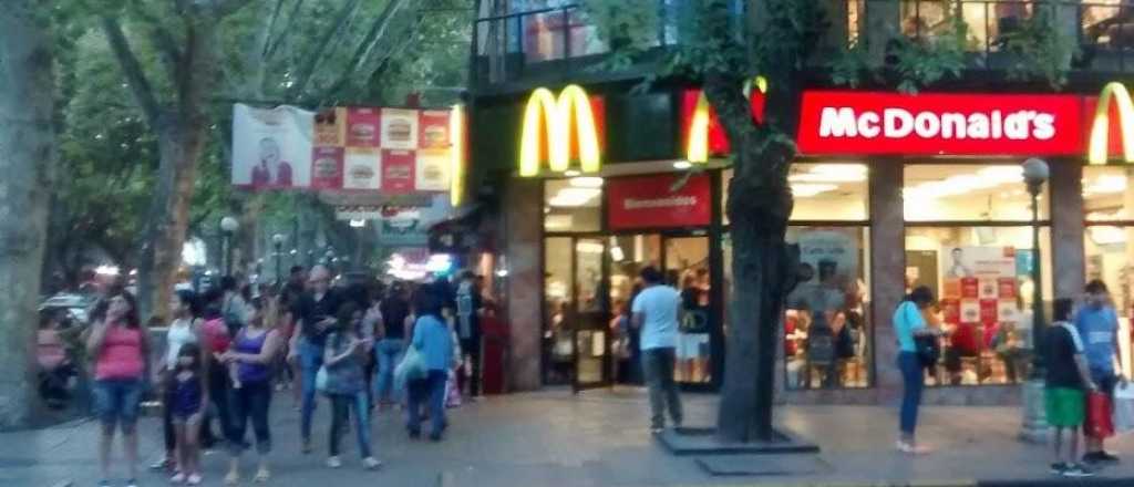 Le rob&oacute; $1 mill&oacute;n a una turista en un McDonald's del Centro y lo atraparon