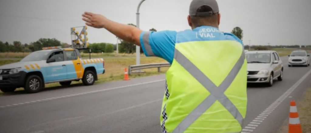 Trabajadores de la Seguridad Vial protestan en Mendoza por la eliminaci&oacute;n del organismo