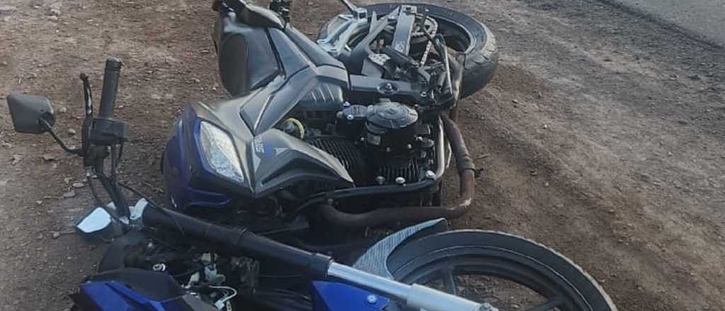 Un motociclista resultó herido al chocar contra una Kangoo en Maipú