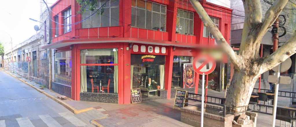 Subastan el inmueble donde funcionaba un icónico café en zona de Tribunales