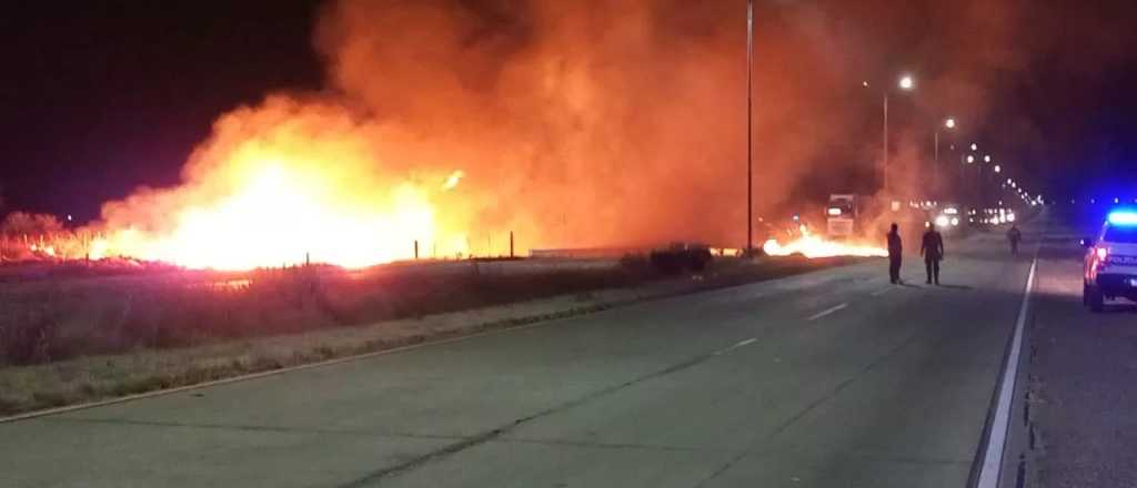 Falleció un camionero que volcó con su carga en Ruta 7