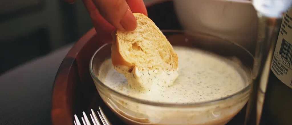 El truco para preparar mayonesa casera sin huevo crudo