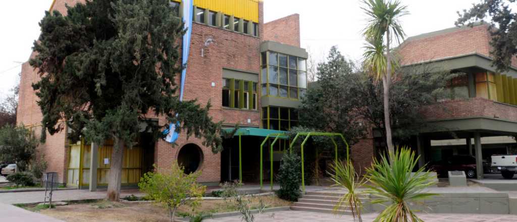 Acusan a municipal de La Paz de falsificarle la firma al intendente en cheques