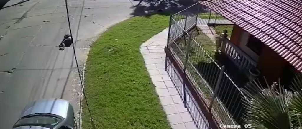 Video: un ciclista fue atropellado de frente