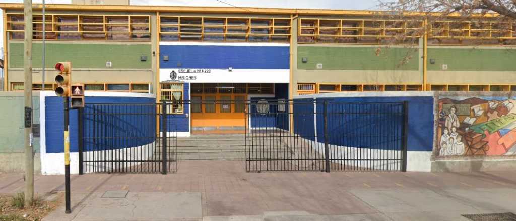 Delincuentes vaciaron matafuegos y robaron una escuela en Godoy Cruz