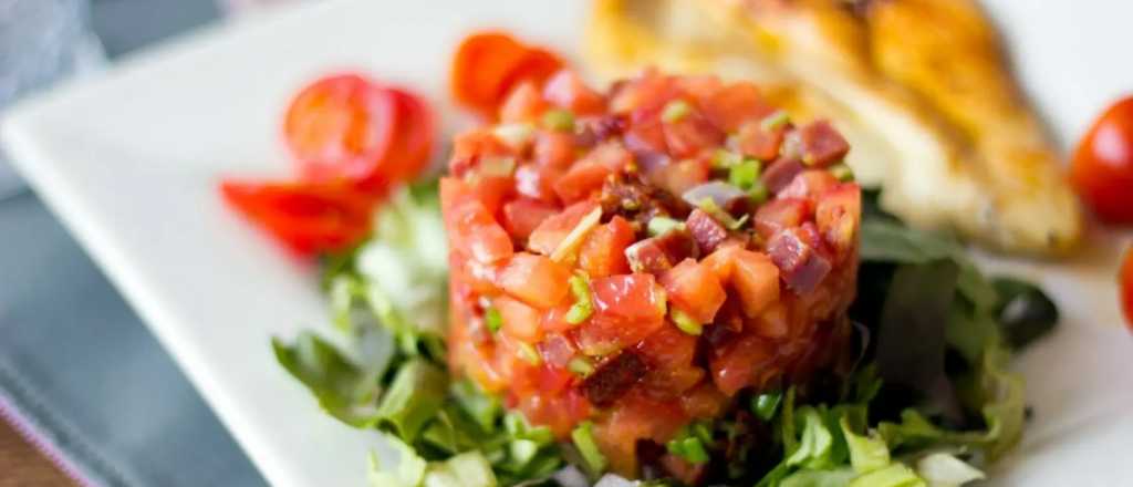 La receta de tarta de tomate que arrasa en redes: fácil y lista en minutos