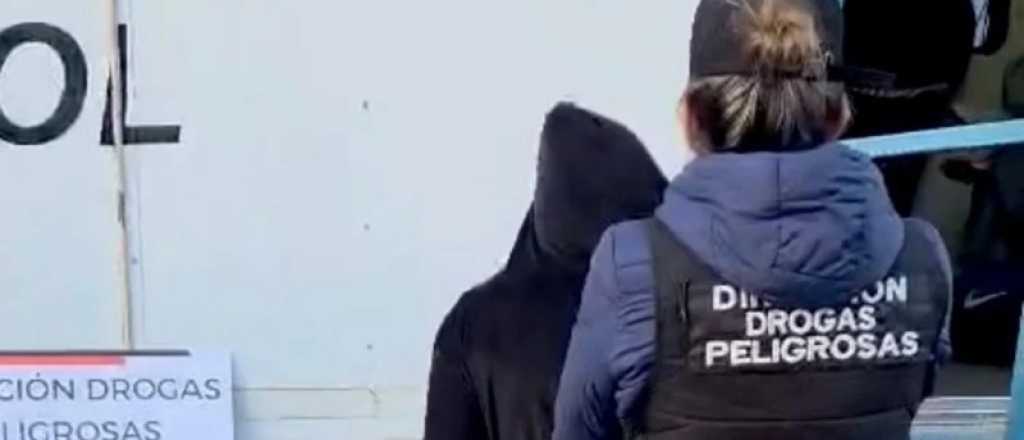 Detuvieron a una mujer que venía a Mendoza con cinco kilos de droga