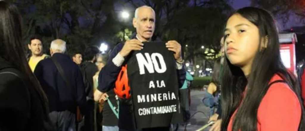 Video: incidentes en la Plaza Independencia al final de la marcha antiminera