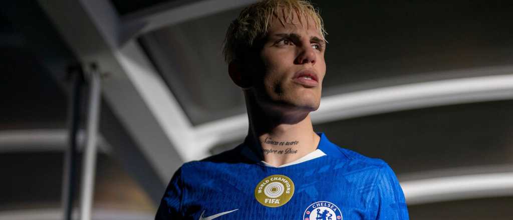 "Tom&aacute; asiento": la particular presentaci&oacute;n de Garnacho en el Chelsea