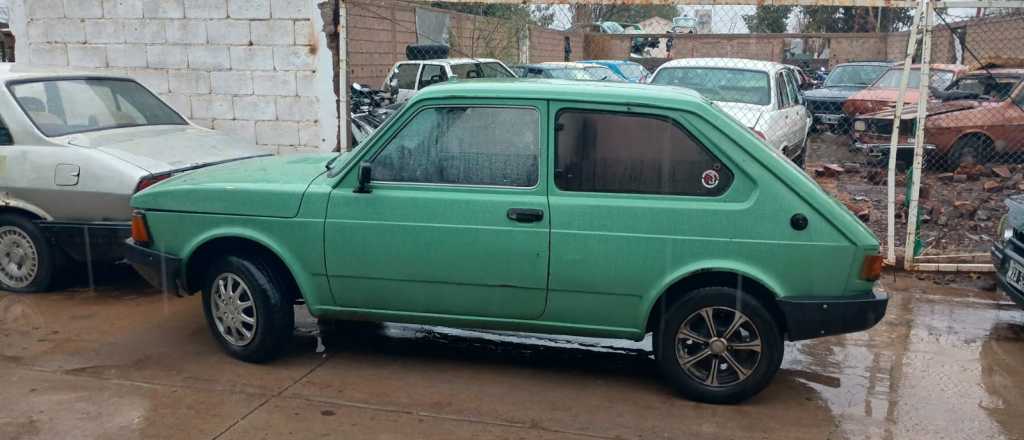 Un conductor evadió un control policial, chocó su auto y fue detenido