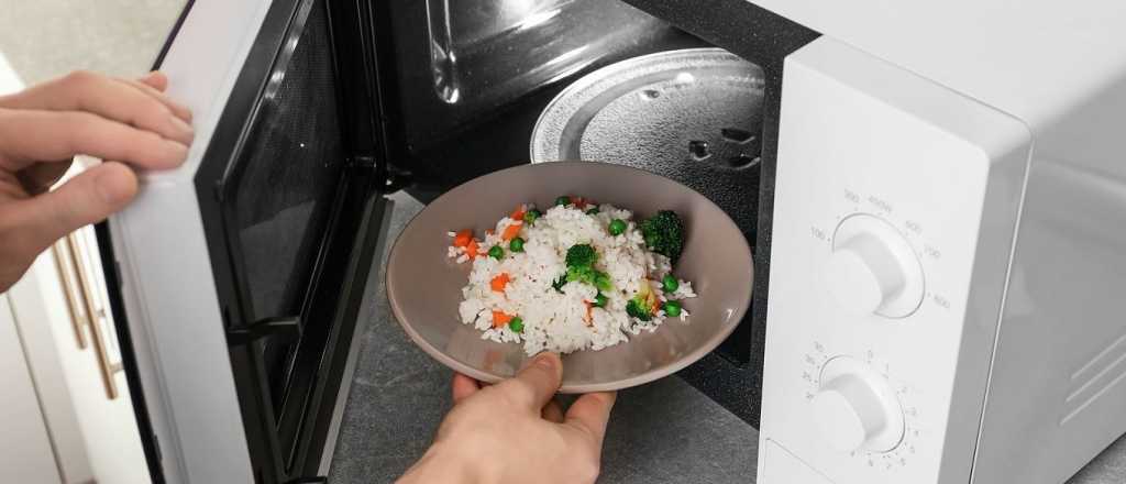El peligro oculto detrás del arroz recalentado
